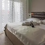 Apartament The Seasons