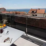 Apartament The Seasons