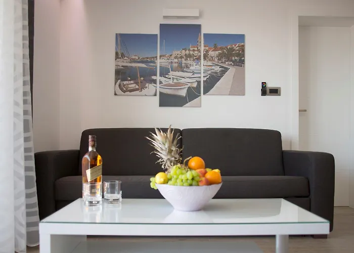 The Seasons أوميس