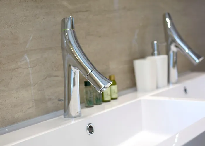 The Seasons شقة أوميس