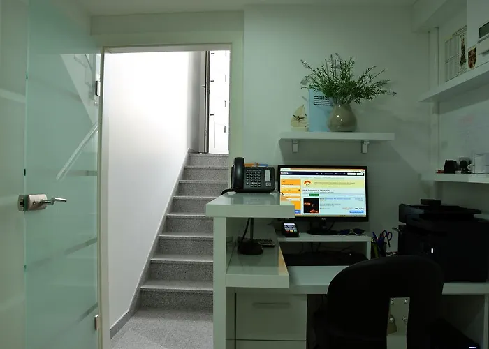 The Seasons أوميس