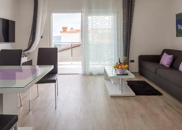 The Seasons أوميس